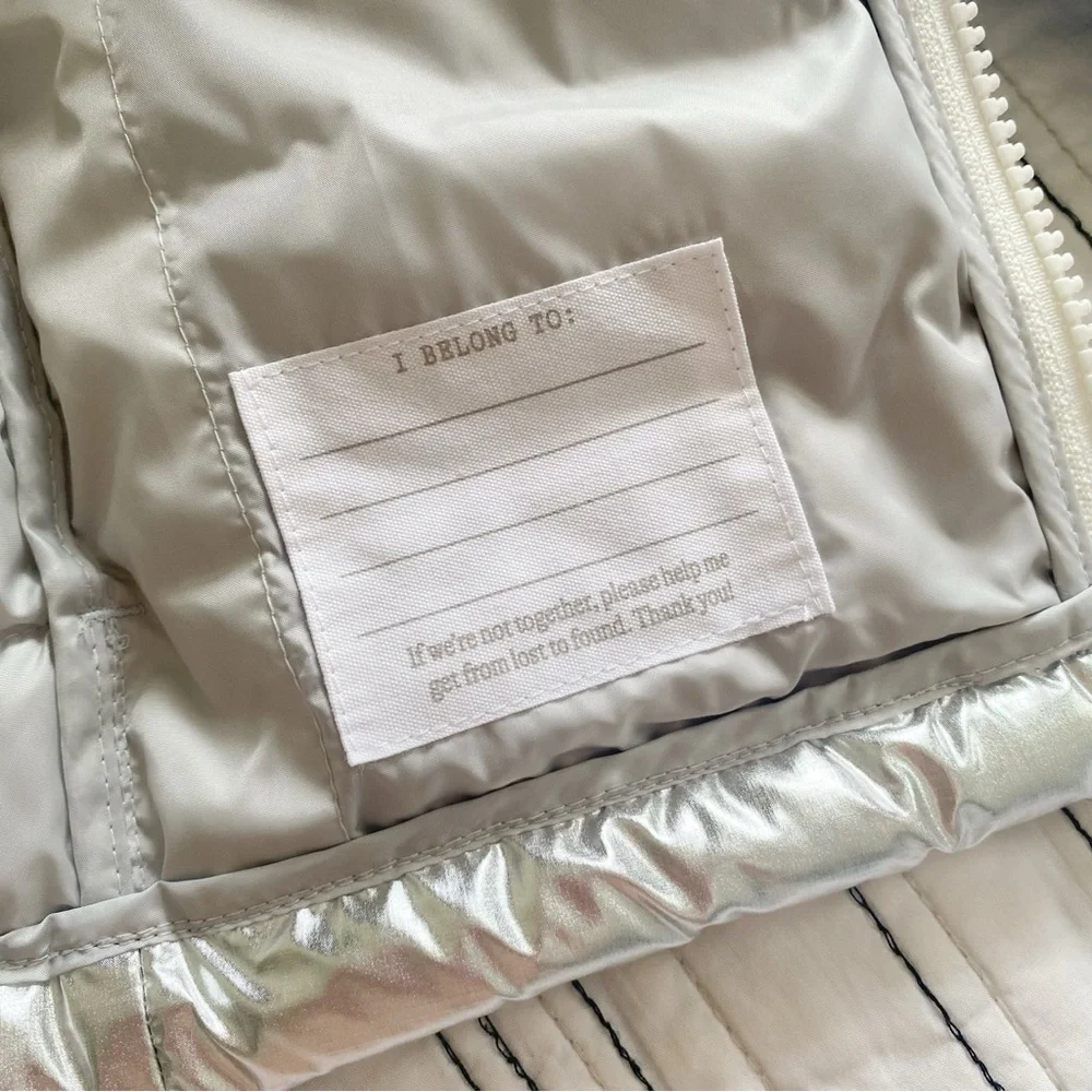 NWT Primary Kids Lightweight Puffer Jacket Silver Foil Metallic size 6 - 7